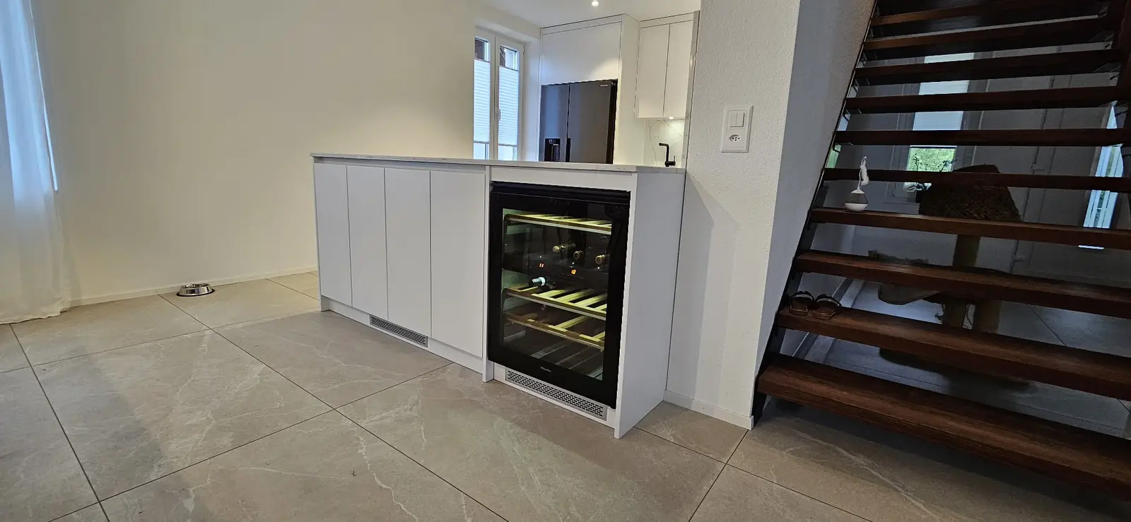 Kücheneinbau mit Weinklimaschrank